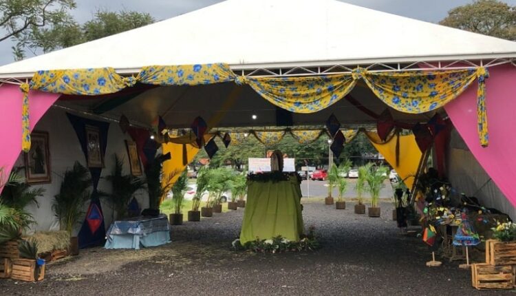 Portal de entrada da edição do ano passado da Festa Maína, a primeira no estacionamento em frente à Catedral. Foto: Gentileza/Organização