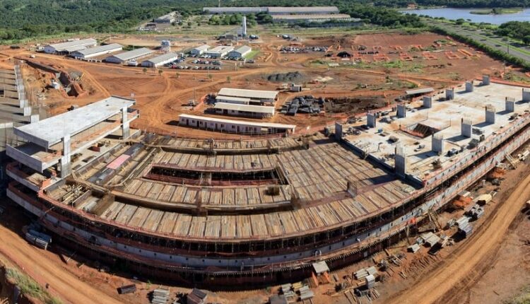 Construção do campus projetado por Oscar Niemeyer foi interrompida após litígio com o consórcio vencedor da licitação. Foto: Gentileza/Unila