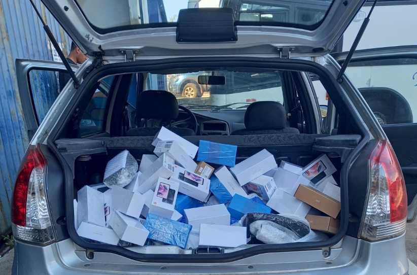 Veículo com carga de eletrônicos é parado na BR-277, indo de Foz a Cascavel