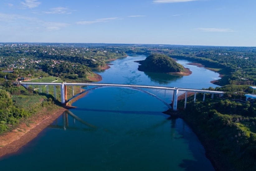 Ilha ao lado da Ponte da Amizade pode virar complexo turístico