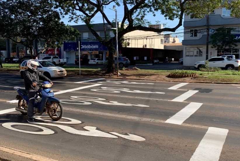 Foz do Iguaçu recebe áreas exclusivas para motocicletas em semáforos