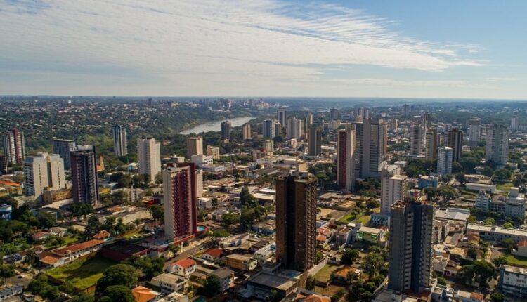 Vista aérea da região central de Foz do Iguaçu, no clique do fotógrafo Marcos Labanca para o H2FOZ.