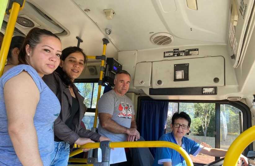 Primeira turma de curso para motoristas recebe certificado em Foz do Iguaçu
