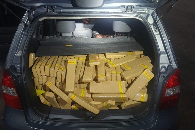 PRF apreende tonelada e meia de maconha em Santa Terezinha de Itaipu