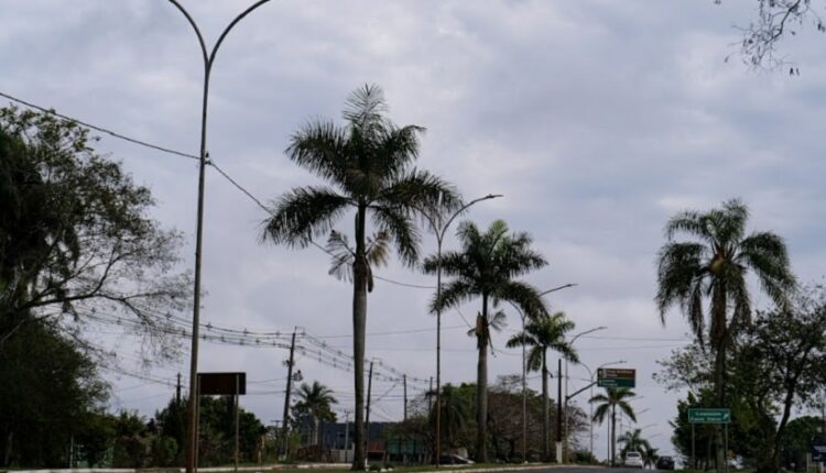 Céu encoberto na região da Avenida das Cataratas, sentido Parque Nacional do Iguaçu. Foto: Marcos Labanca/H2FOZ