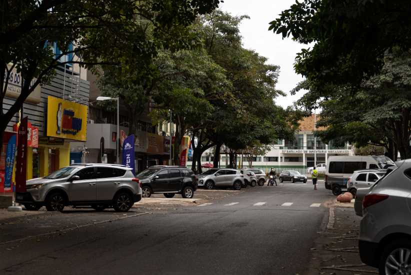 Empresas oferecem 200 vagas de emprego em Foz do Iguaçu