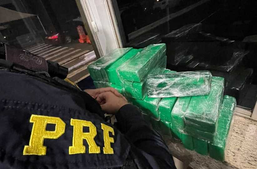 PRF encontra droga na bagagem de passageiras em carro de aplicativo na BR-277