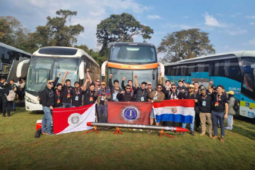 Paraguaios são premiados em concurso de foguetes no Brasil