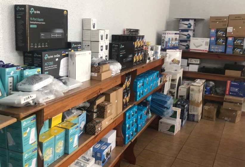 Bazar de importados oferta de eletrônicos a brinquedos em Foz do Iguaçu