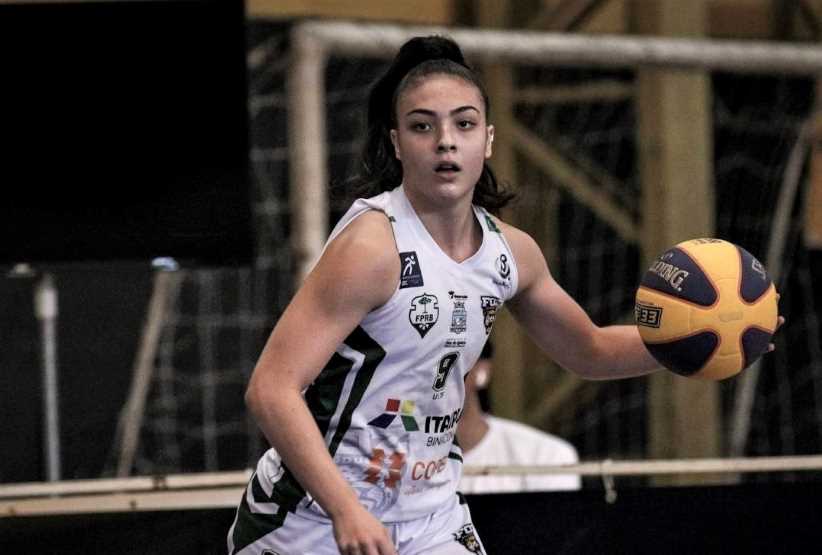 Foz do Iguaçu ‘exporta’ atleta de basquete para os Estados Unidos