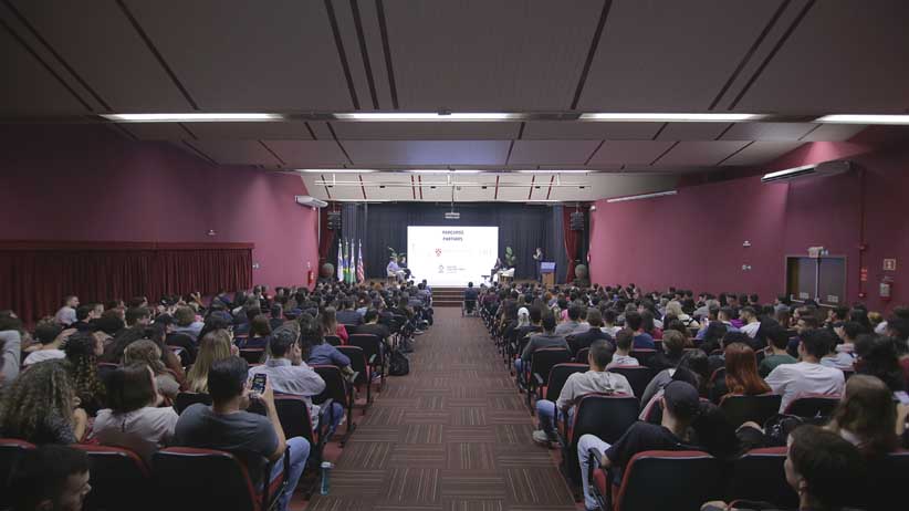 Grupo UDC coloca mais de 2 mil alunos em contato direto com Harvard