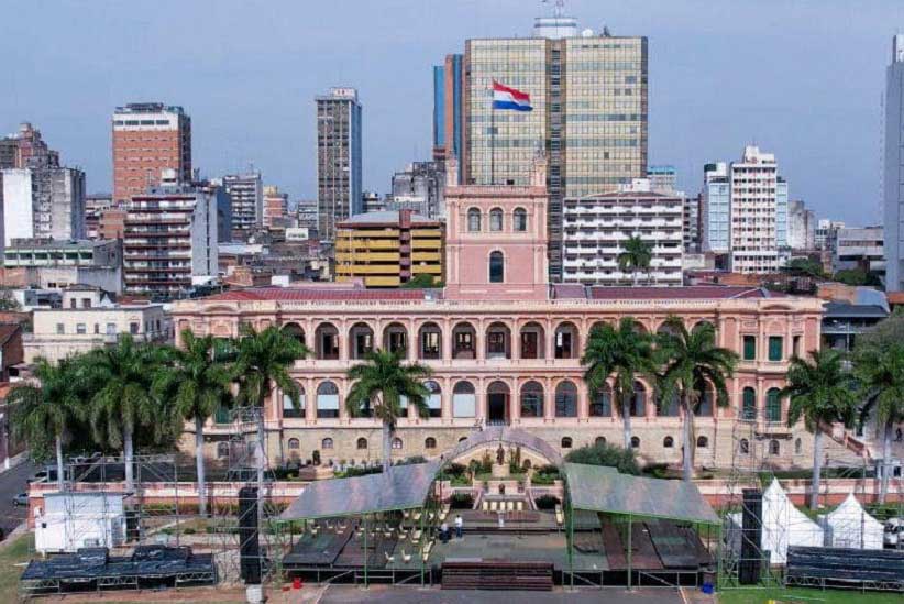 Novo presidente do Paraguai toma posse nesta terça-feira (15)
