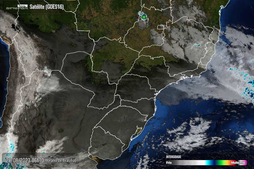 Registro do satélite GOES16 às 6h10 desta segunda-feira (28), compartilhado pelo Simepar.