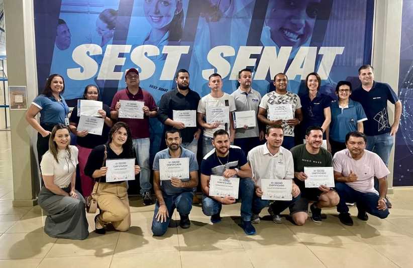 Curso em Foz do Iguaçu forma 15 motoristas para o transporte de passageiros