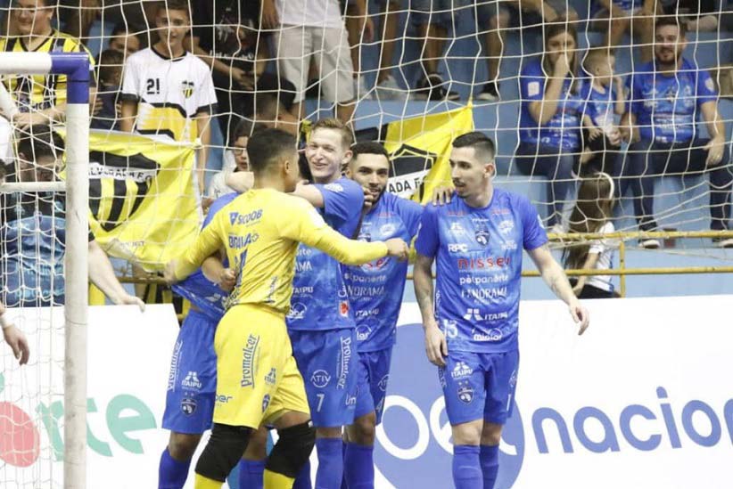 Foz Cataratas Futsal recebe o Tubarão pela Liga Nacional
