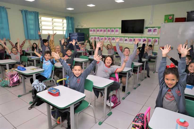 Projeto irá fazer carteira de identidade de alunos nas escolas municipais de Foz do Iguaçu
