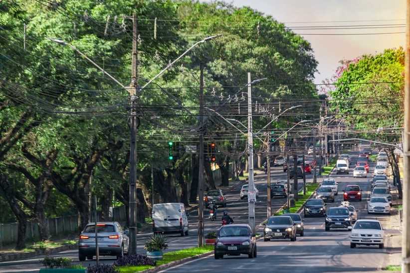 Operação ‘limpa poste’ irá remover fiação irregular no centro de Foz do Iguaçu