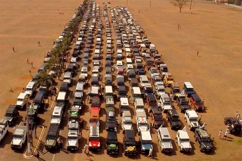Apaixonados por Land Rover promovem encontro em Foz do Iguaçu no feriadão