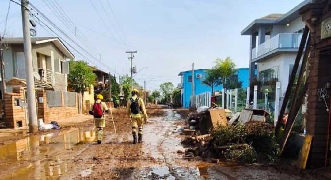 SOS RS: bombeiros de Foz e região promovem campanha para ajudar famílias afetadas pelo ciclone