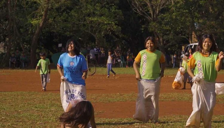 Corrida do Saco é uma das atividades que mais atrai a atenção da comunidade. Foto: Gentileza/Itaipu Binacional