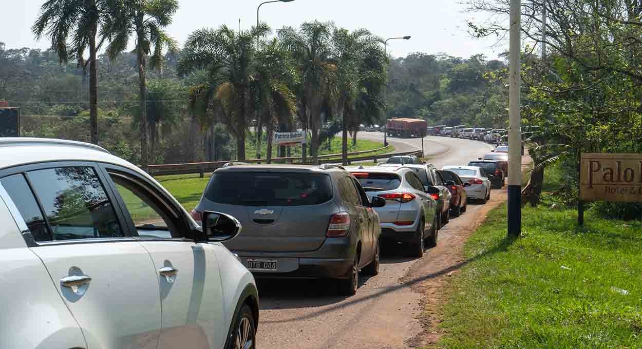 Quer abastecer na Argentina? Prepare-se para enfrentar muita fila