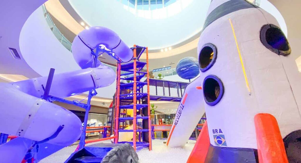 Alienígenas convidam crianças para aventura no Catuaí Palladium