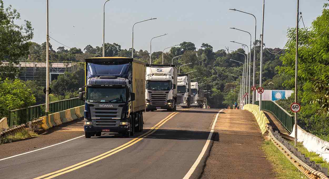 Guias de turismo farão pintura da Ponte Tancredo Neves