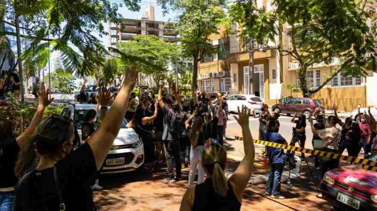 Educação municipal aprova greve e convoca protesto na prefeitura