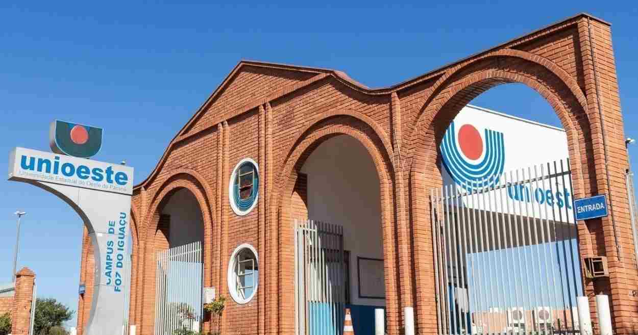 Unioeste/Foz reúne debates, teatro, brechó e feira de profissões na Primavera Universitária