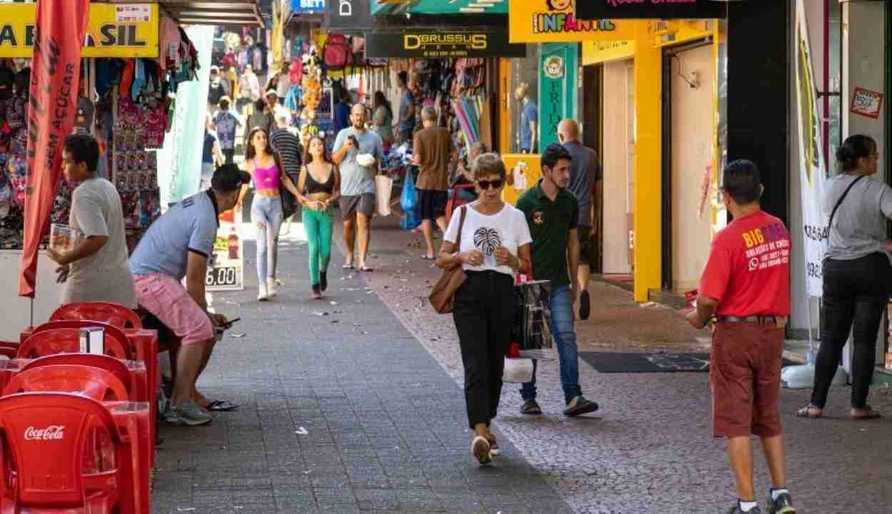 Semana começa com mais de 200 vagas de emprego em Foz do Iguaçu