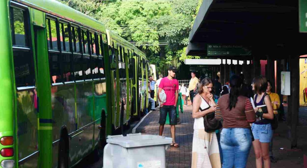 Oposição fica com maioria na CPI do Transporte Coletivo em Foz do Iguaçu