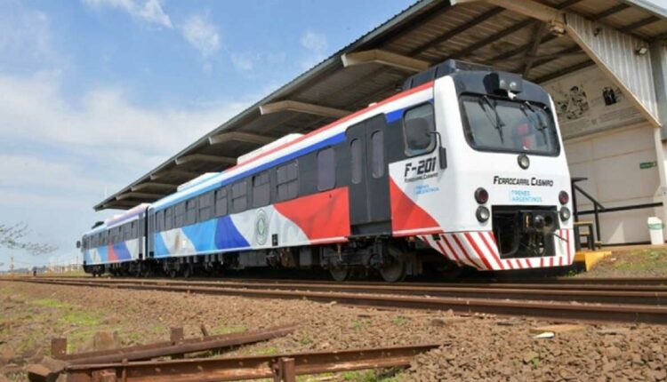 Composição que faz a travessia da Ponte San Roque González de Santa Cruz, sobre o Rio Paraná. Foto: Gentileza/Trenes Argentinos