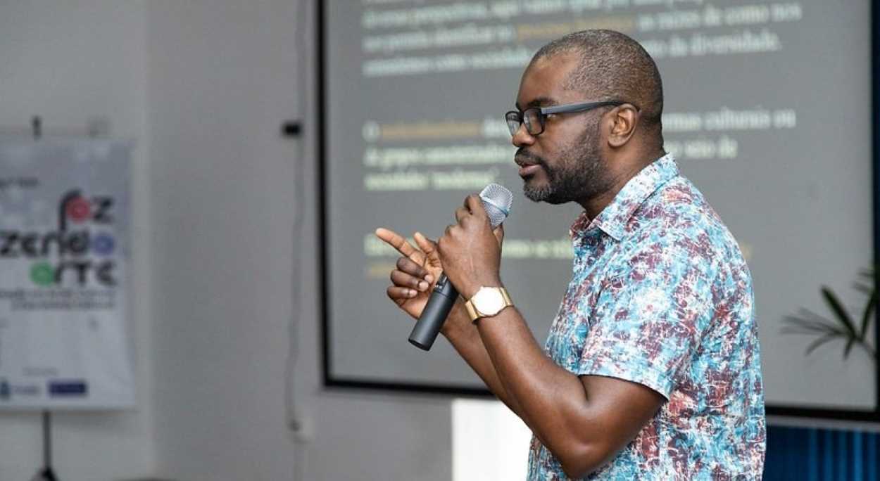 Professores recebem capacitação sobre relações étnico-raciais em Foz do Iguaçu