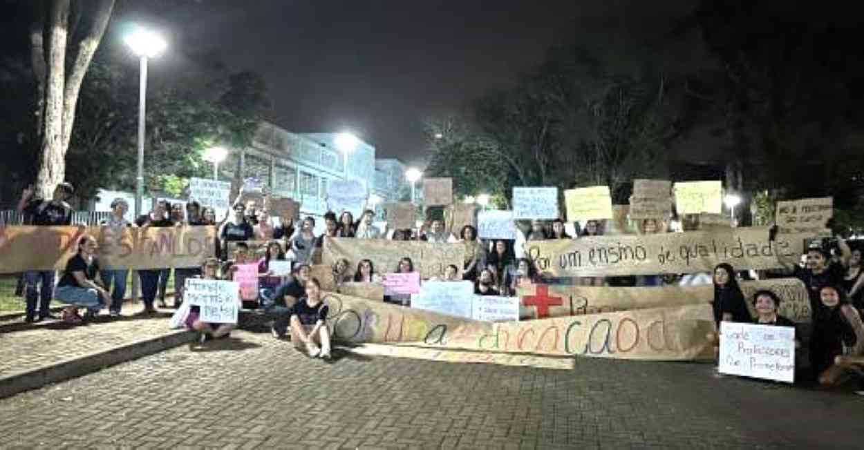 Serviço Social da Unila faz paralisação contra falta de professores