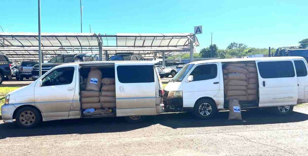 PF retém 5 toneladas de alimentos argentinos no centro de Foz do Iguaçu