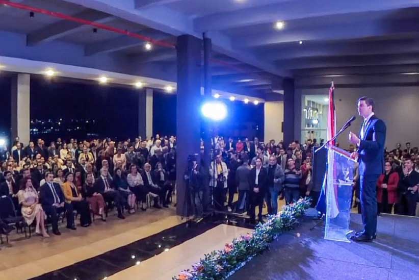 Presidente do Paraguai debate plano para o comércio da fronteira