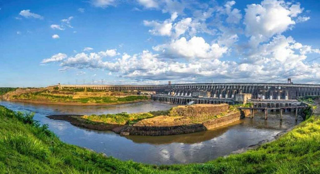 Itaipu abre seleção para vagas de estágio em Foz do Iguaçu