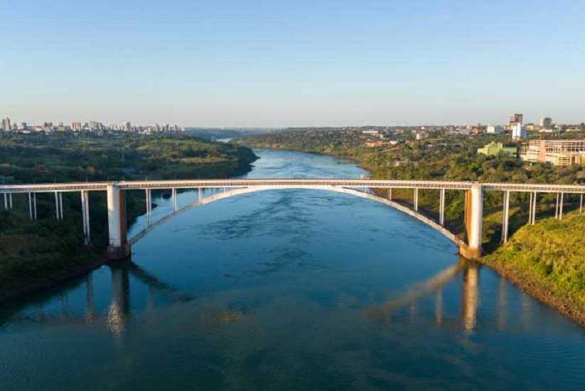 Polícia apreende agrotóxico contrabandeado de caiaque em Foz do Iguaçu