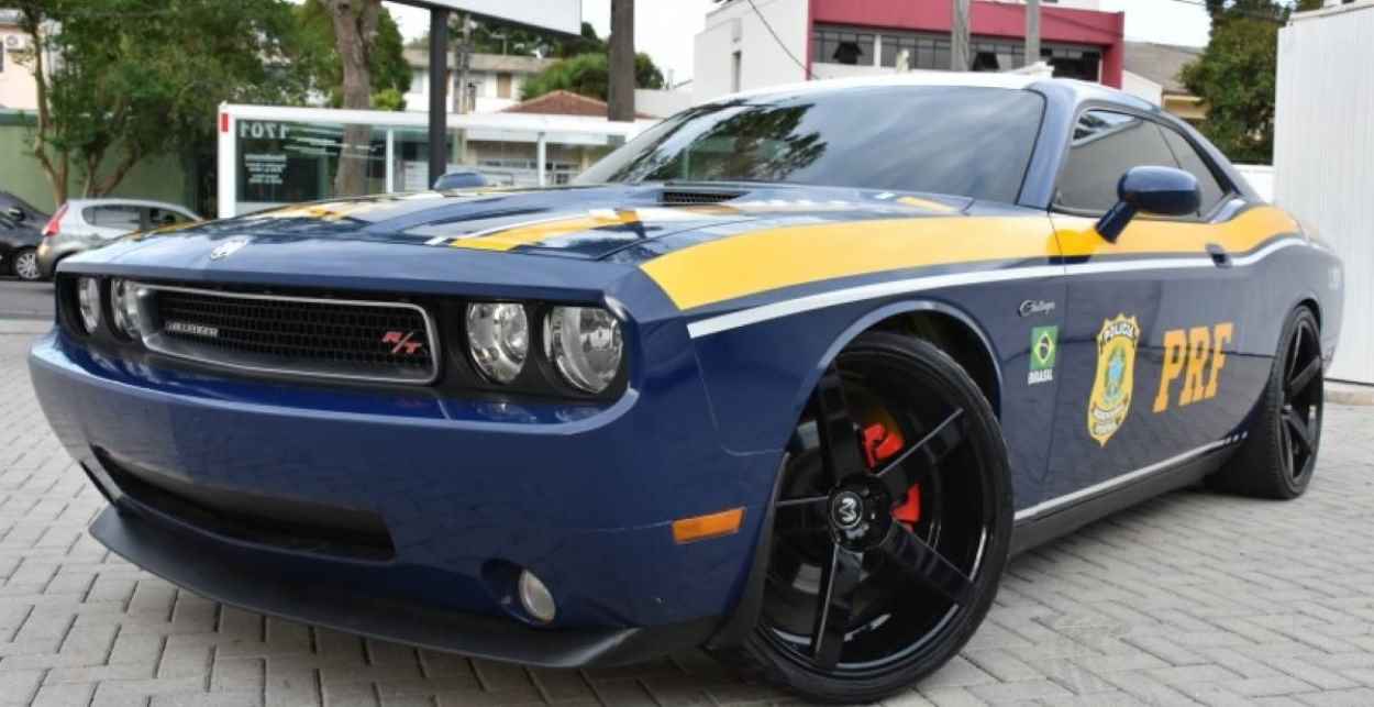 Motorista em fuga se joga de um SUV recheado de droga na BR-277