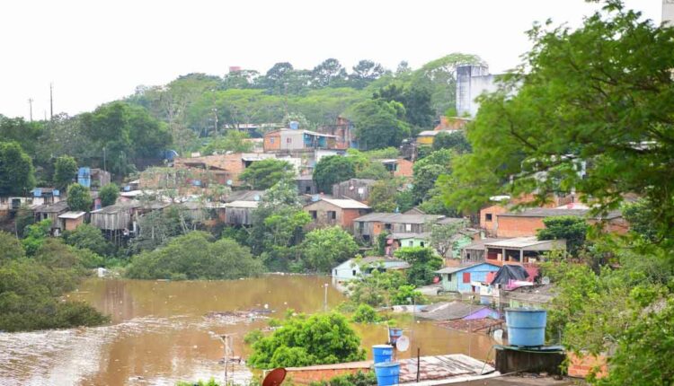 Área ribeirinha em Ciudad del Este, no bairro San Rafael, arredores da Ponte da Amizade. Foto: Gentileza/Itaipu Binacional (Paraguai)