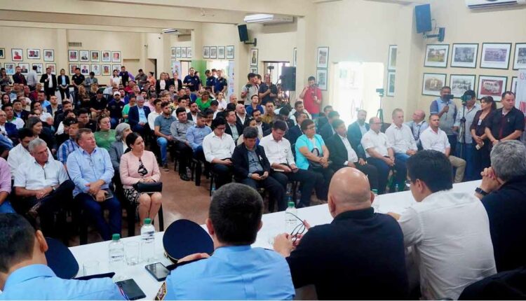 Auditório ficou lotado para a reunião em Ciudad del Este. Foto: Gentileza/Governo do Alto Paraná