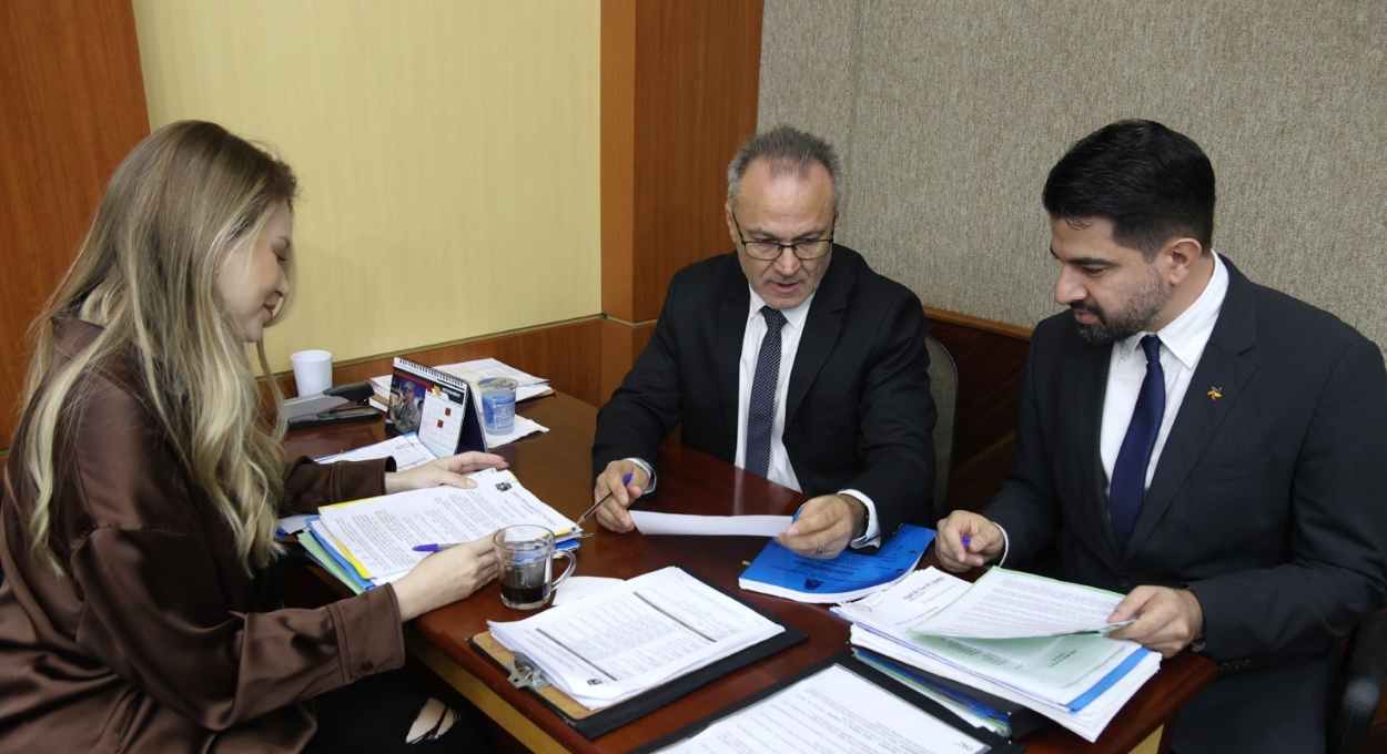 Projeto para início imediato de CPIs segue em comissão da Câmara