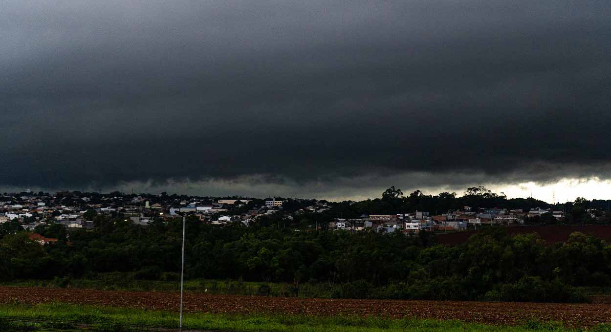Foz do Iguaçu tem alerta laranja de tempestade para o fim de semana