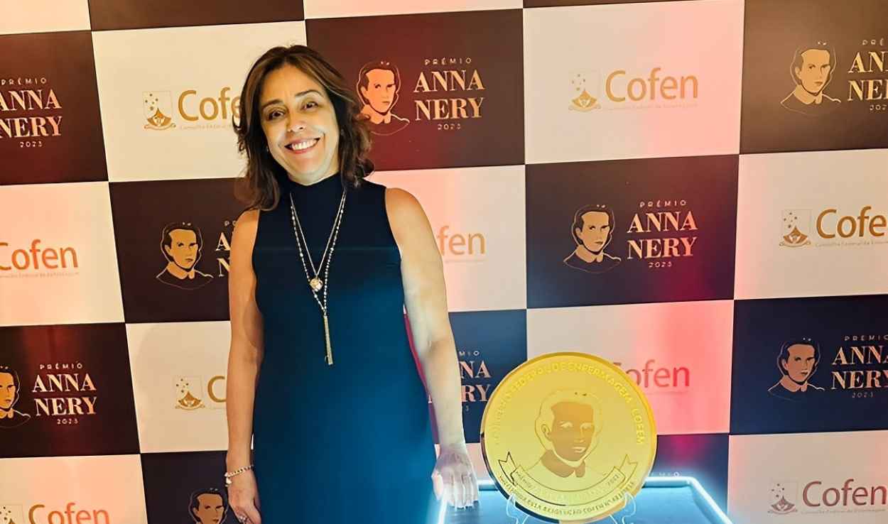 Professora da Unioeste/Foz recebe maior prêmio da Enfermagem no país