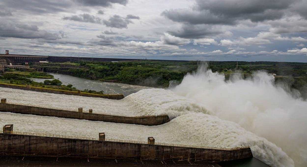 Vertedouro de Itaipu poderá ser aberto na quarta-feira (1.º)