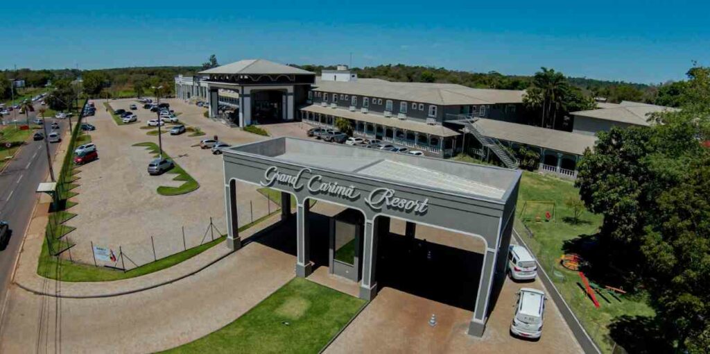 Hotel em Foz do Iguaçu abre vagas de emprego para 10 funções