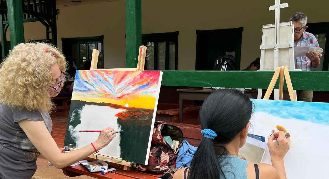 Artistas pintam quadros em homenagem às Cataratas do Iguaçu