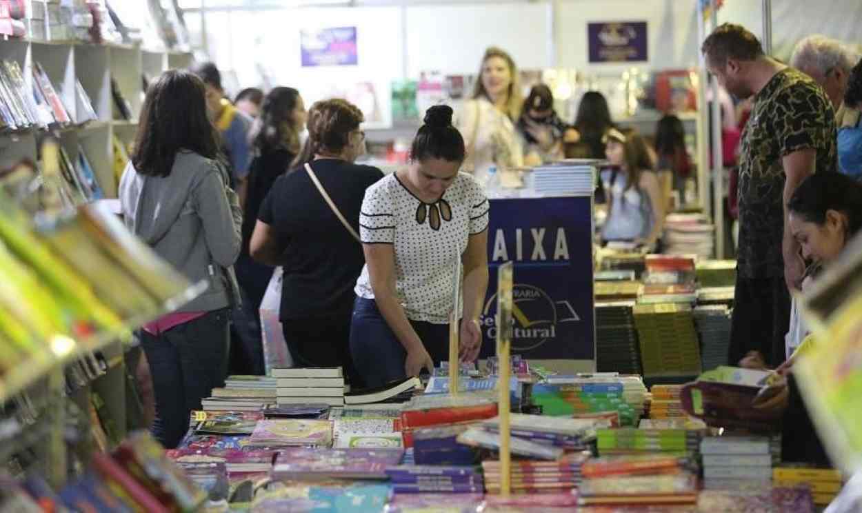 Autor que difunde a cultura árabe abre Feira do Livro em Foz do Iguaçu
