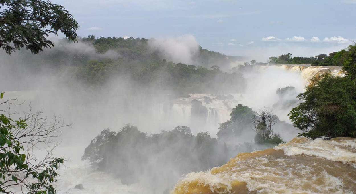 Passarela argentina da Garganta do Diabo está fechada há 15 dias