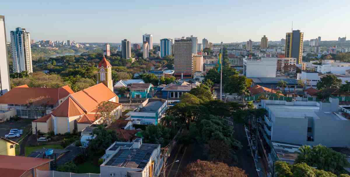 Empresas oferecem mais de 300 empregos em Foz do Iguaçu